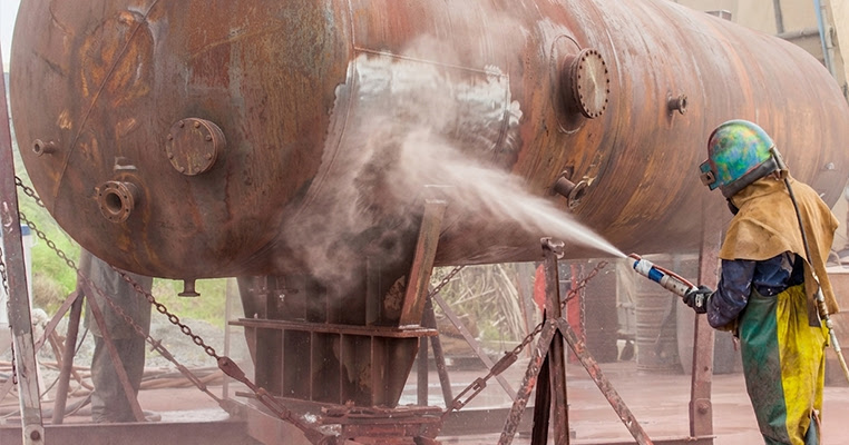 The Difference Between Wet and Slurry Blasting